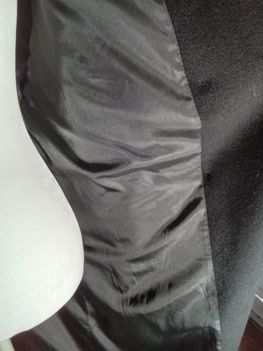 Albert Nipon Black Long Double-Breasted Trench with Fur Collar - Picture 6 of 7